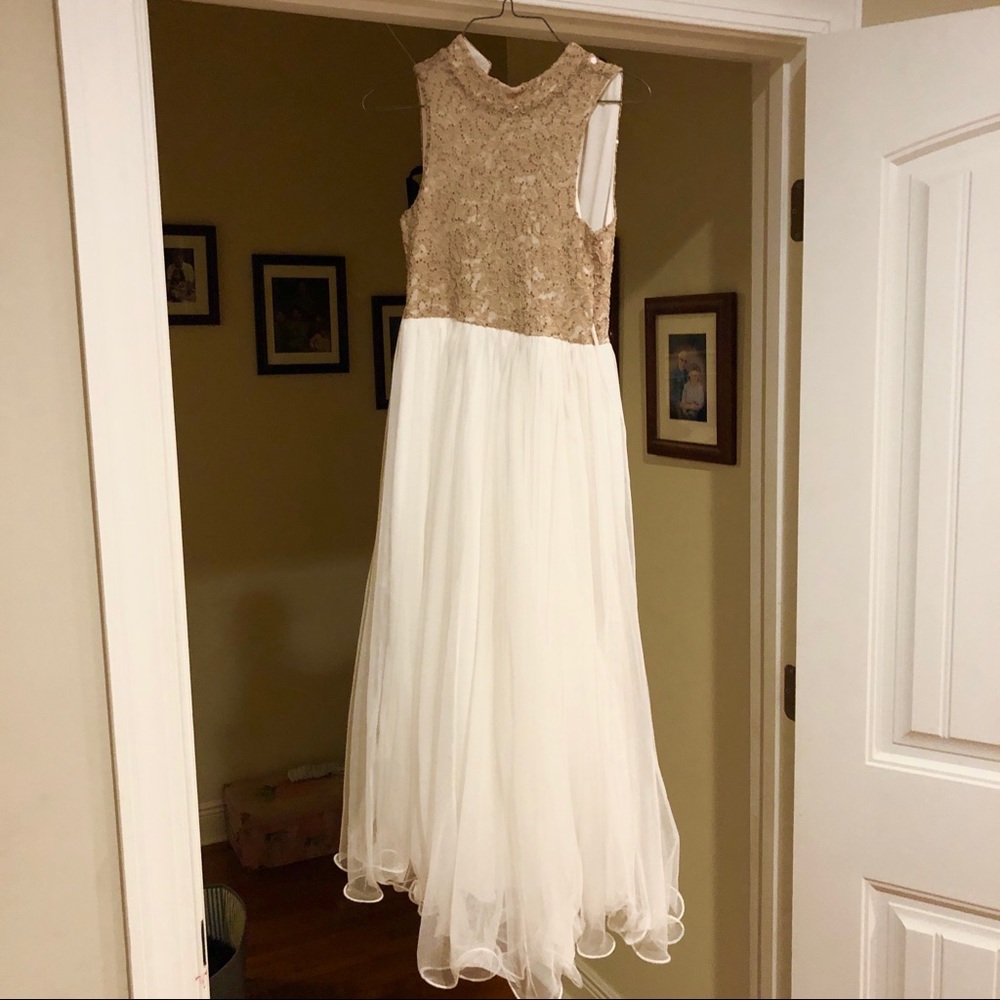 Size 8 Gold and White Girl’s Dress